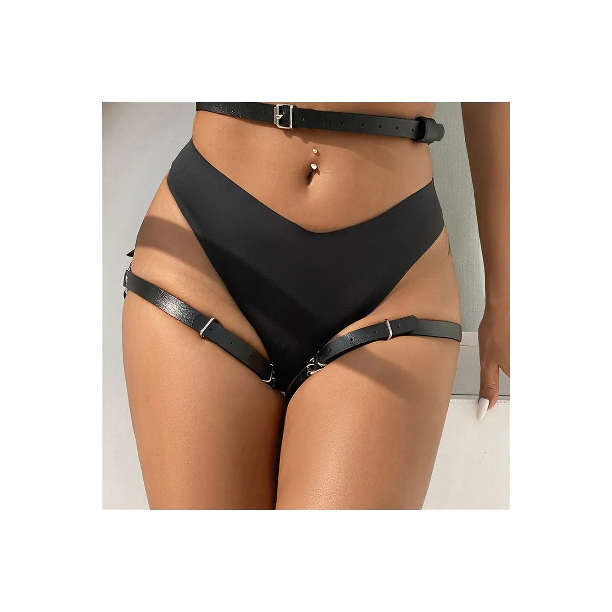 Leder Taille und Bein Harness Schwarz One Size (S-L) von Subblime Fetish kaufen | Fesselliebe