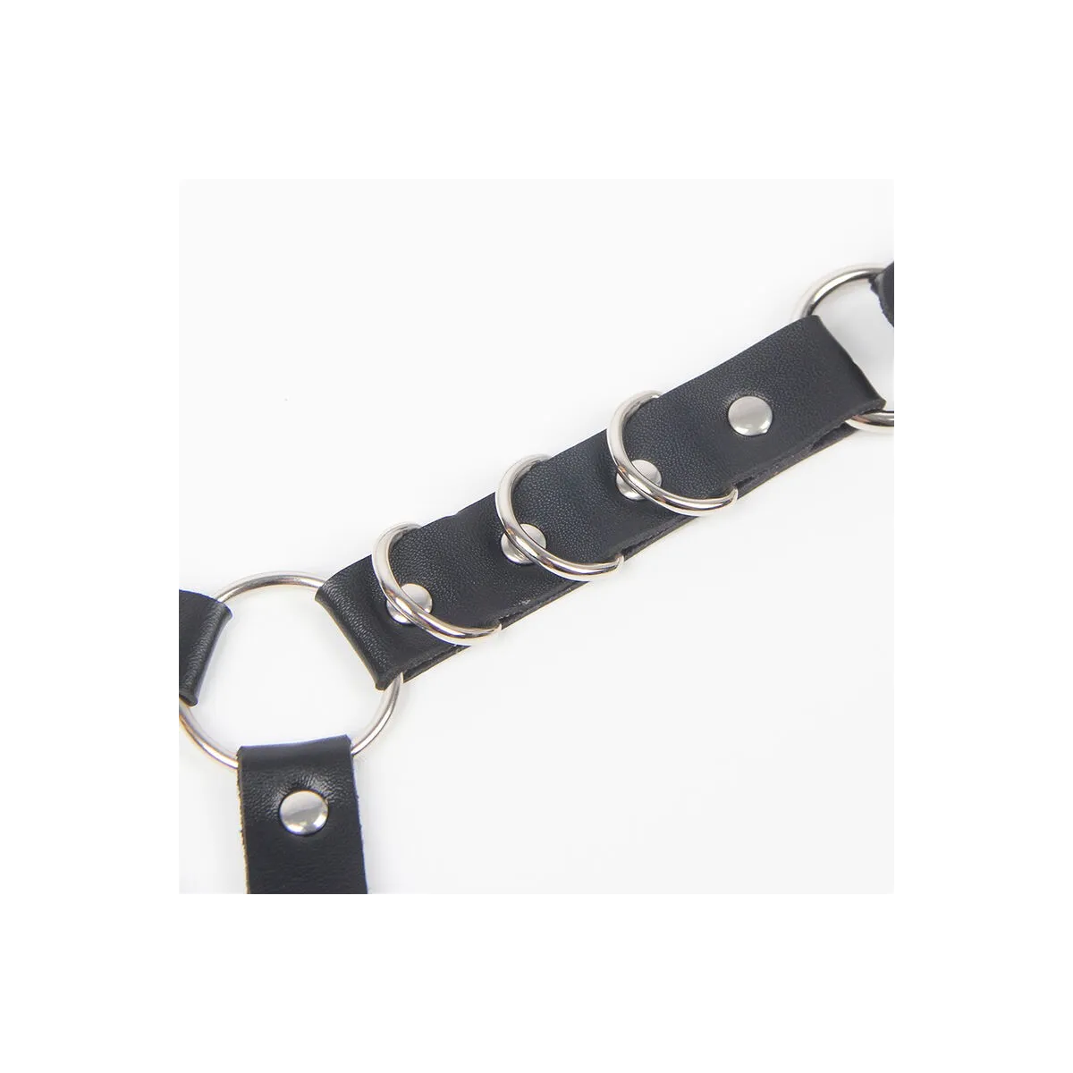 Gürtel und Strumpfband mit Ringen und Kette Detail One Size (S-L) von Subblime Fetish kaufen | Fesselliebe