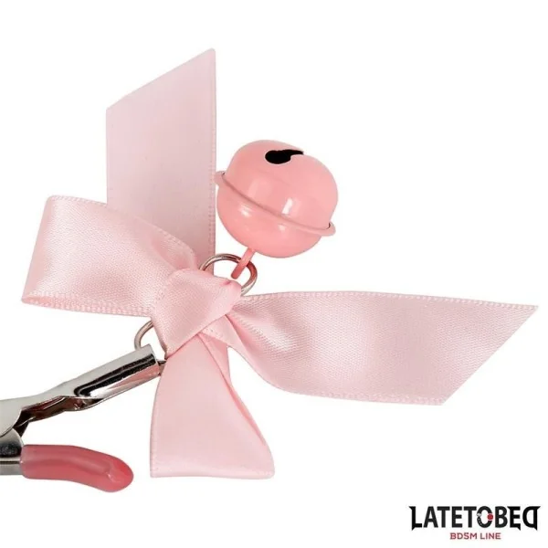 ROSA NIPPELKLEMMEN MIT SCHLEIFE UND GLÖCKCHEN VON LATETOBED BDSM LINE