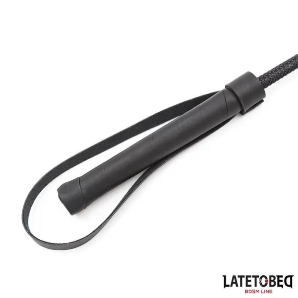 KLASSISCHE PEITSCHE, SCHWARZ, 45 CM VON LATETOBED BDSM LINE