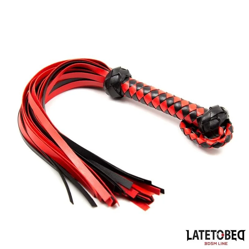 GESTREIFTER STACHEL-FLOGGER ROT UND SCHWARZ VON LATETOBED BDSM LINE 2