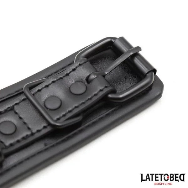 MIT SCHWAMM GEFÜTTERTE HANDSCHELLEN VON LATETOBED BDSM LINE