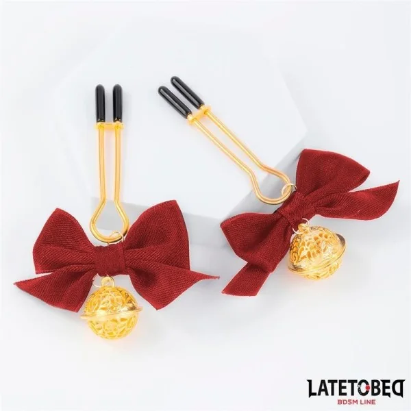 NIPPELKLEMMEN MIT ROTER SCHLEIFE VON LATETOBED BDSM LINE