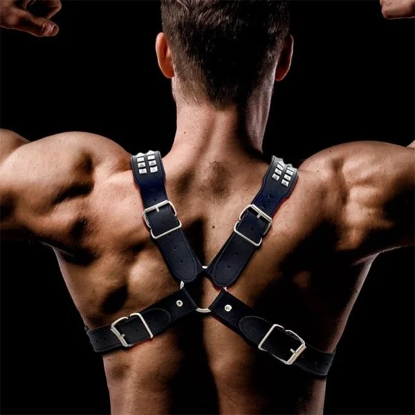 Adonis Brust-Bondage-Harness für Männer aus veganem Leder von Intoyou Bdsm Line kaufen | Fesselliebe
