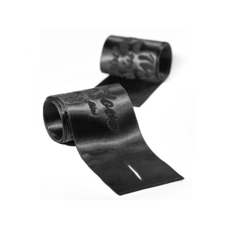 Les Petits Bonbons Sinnliche Handschellen aus Seide von Bijoux Petits Bonbons kaufen | Fesselliebe 2