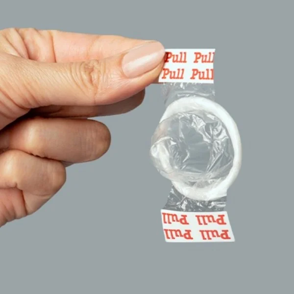 Pull Latexfreie Kondome mit Streifen 3 Stück von Uniq kaufen | Fesselliebe