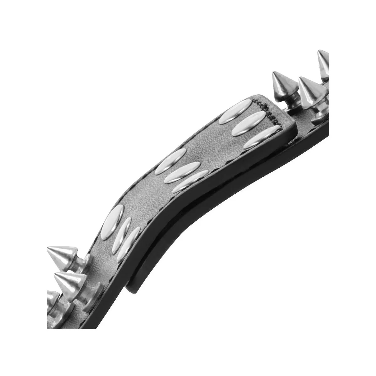 Skulls And Bones Schwarze Handschellen mit Spikes von Darkness Bondage kaufen | Fesselliebe