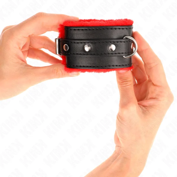 Premium Handgelenkfesseln Rot mit Schwarzem Gürtel Verstellbar 17-29 cm X 6 cm von Kink Wrist Restraint kaufen | Fesselliebe