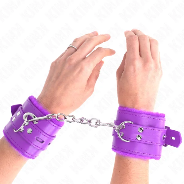 Handgelenkfesseln mit Quadratischen Löchern, Lila und Lila Gürtel, Verstellbar 17-29 cm X 6 cm von Kink Wrist Restraint kaufen | Fesselliebe