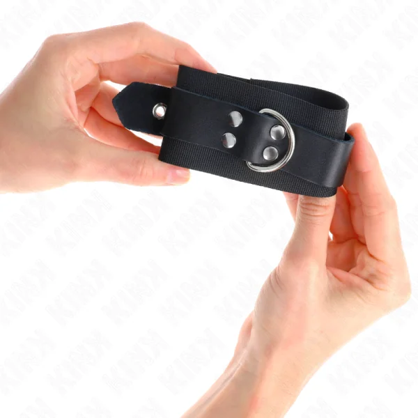 Nylon Handgelenkfesseln Schwarz mit Ledergurte Schwarz Verstellbar 19-29 cm X 5,1 cm von Kink Wrist Restraint kaufen | Fesselliebe