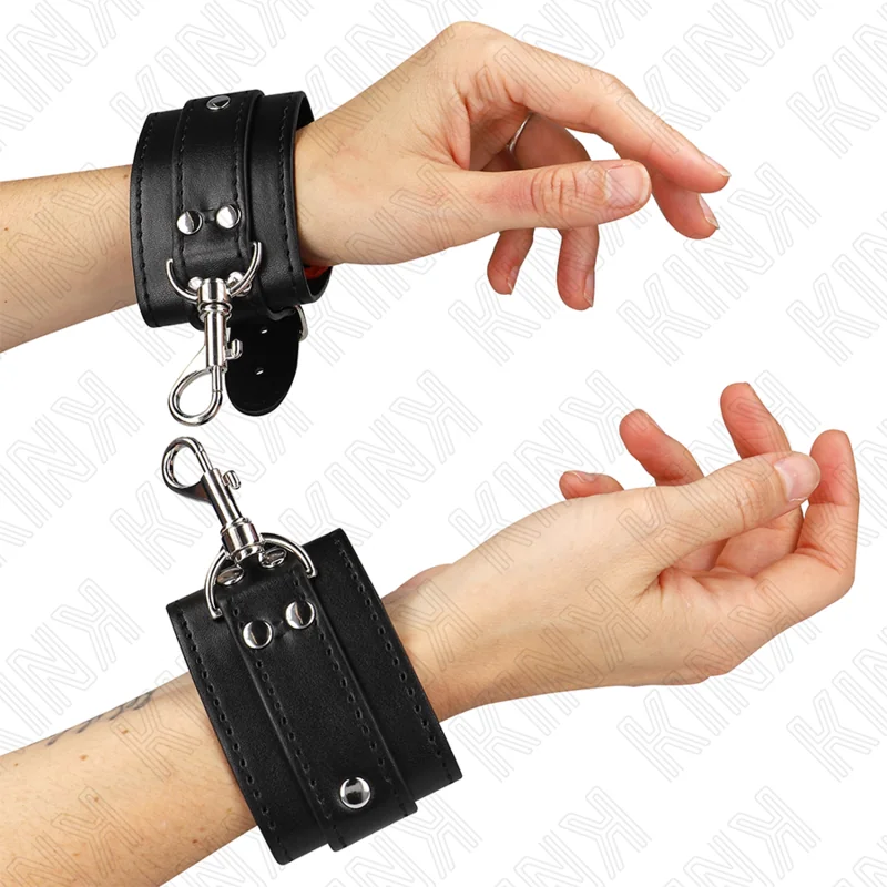 Abschließbare Dungeon Handgelenksfesseln Schwarz Verstellbar 21-28 cm X 5,5 cm von Kink Wrist Restraint kaufen | Fesselliebe