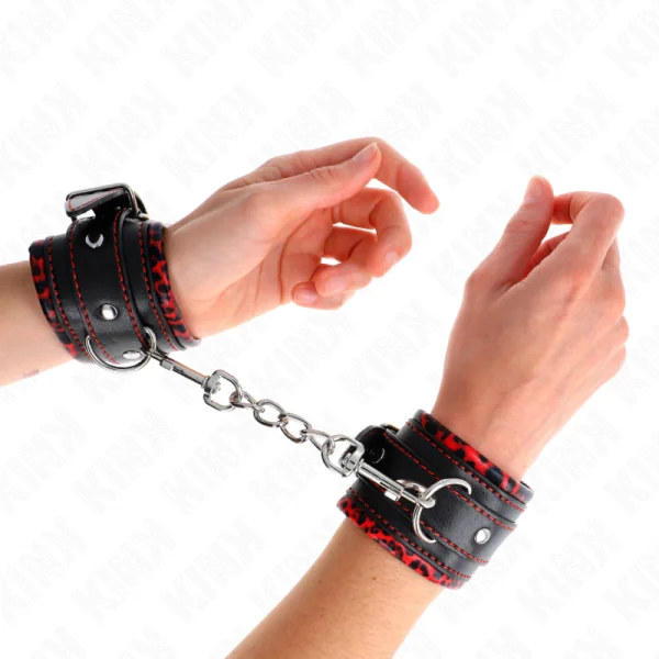 Pelzgefütterte Handgelenkfesseln Rot/Schwarz Verstellbar 17-29 cm X 6 cm von Kink Wrist Restraint kaufen | Fesselliebe