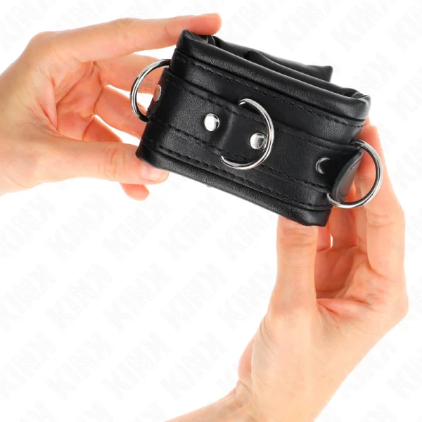 Schwere Handgelenksfesseln mit Schwarzem Pelzfutter, Verstellbar 20-30 cm X 6 cm von Kink Wrist Restraint kaufen | Fesselliebe