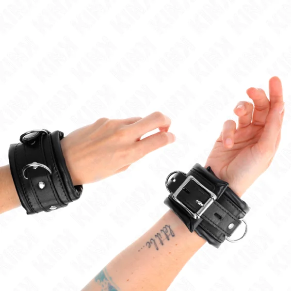 Schwere Handgelenksfesseln mit Schwarzem Pelzfutter, Verstellbar 20-30 cm X 6 cm von Kink Wrist Restraint kaufen | Fesselliebe