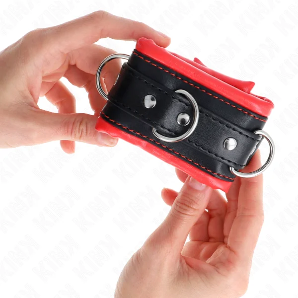 Schwere Handgelenksfesseln mit Rotem Pelzfutter, Verstellbar 20-30 cm X 6 cm von Kink Wrist Restraint kaufen | Fesselliebe
