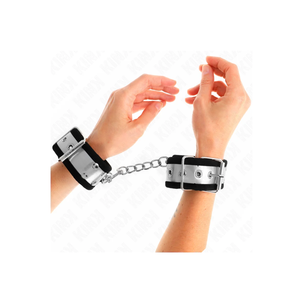 Dünne Handgelenksfesseln Schwarz/Silber 30 X 4 cm von Kink Wrist Restraint kaufen | Fesselliebe