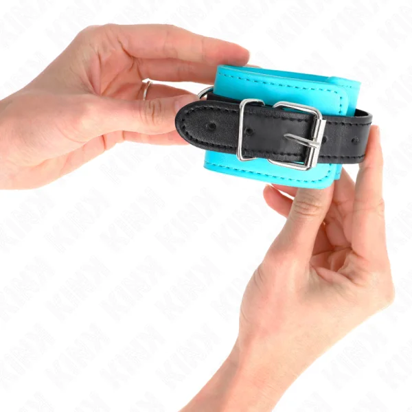 Haken-Handfesseln Blau Pelzgefüttert Verstellbar 20-28 cm X 5,5 cm von Kink Wrist Restraint kaufen | Fesselliebe