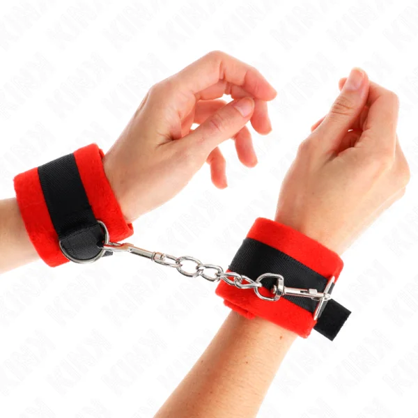 Beginner Pelzhandmanschetten Schwarz-Rot 30 X 7 cm von Kink Wrist Restraint kaufen | Fesselliebe