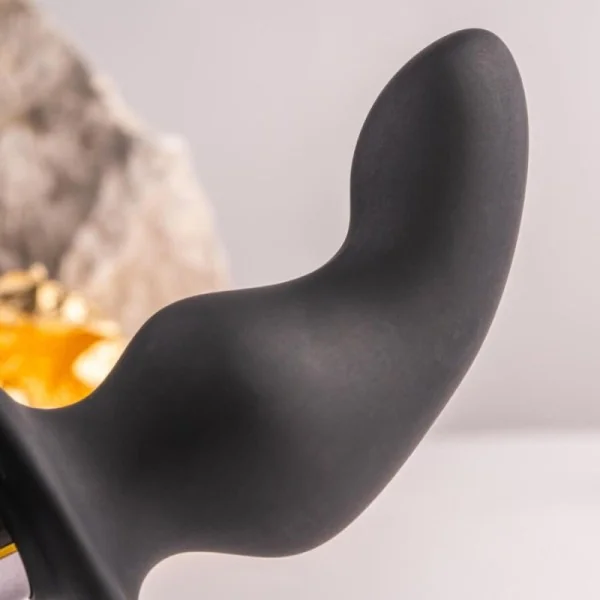 RO-ZEN RRO ANAL PLUG MIT VIBRIERENDEM PENISRING SCHWARZ VON ROCKS-OFF