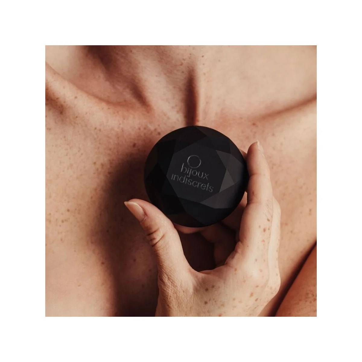 TWENTY ONE DIAMOND VIBRATOR LIMITED EDITION BLACK VON BIJOUX21 VIBRATING DIAMOND