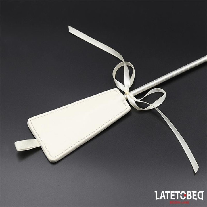 Bowknot-Feder-Kitzler-Paddel von Latetobed BDSM Line | Fesselliebe.de