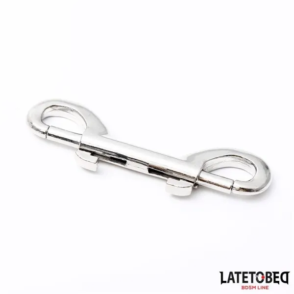 Doppelter Metallkarabinerhaken von Latetobed BDSM Line | Fesselliebe.de