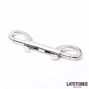 Doppelter Metallkarabinerhaken von Latetobed BDSM Line