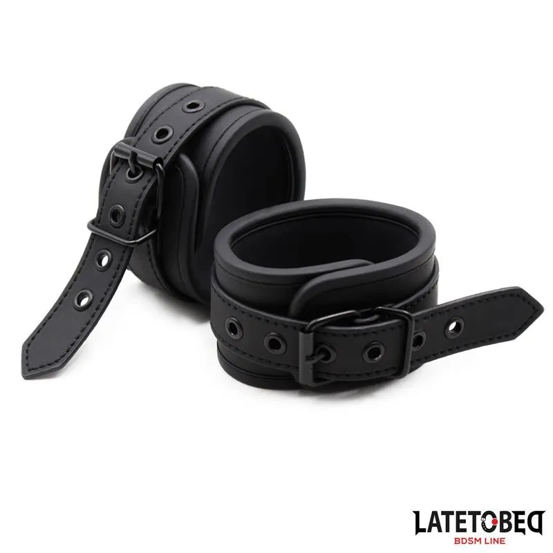 Neopren-Handfesseln, Schwarz von Latetobed BDSM Line | Fesselliebe.de