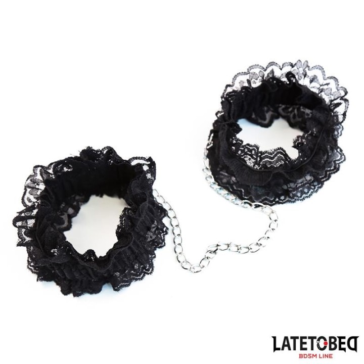 Elastische Fussfesseln aus Spitze Schwarz von Latetobed BDSM Line | Fesselliebe.de