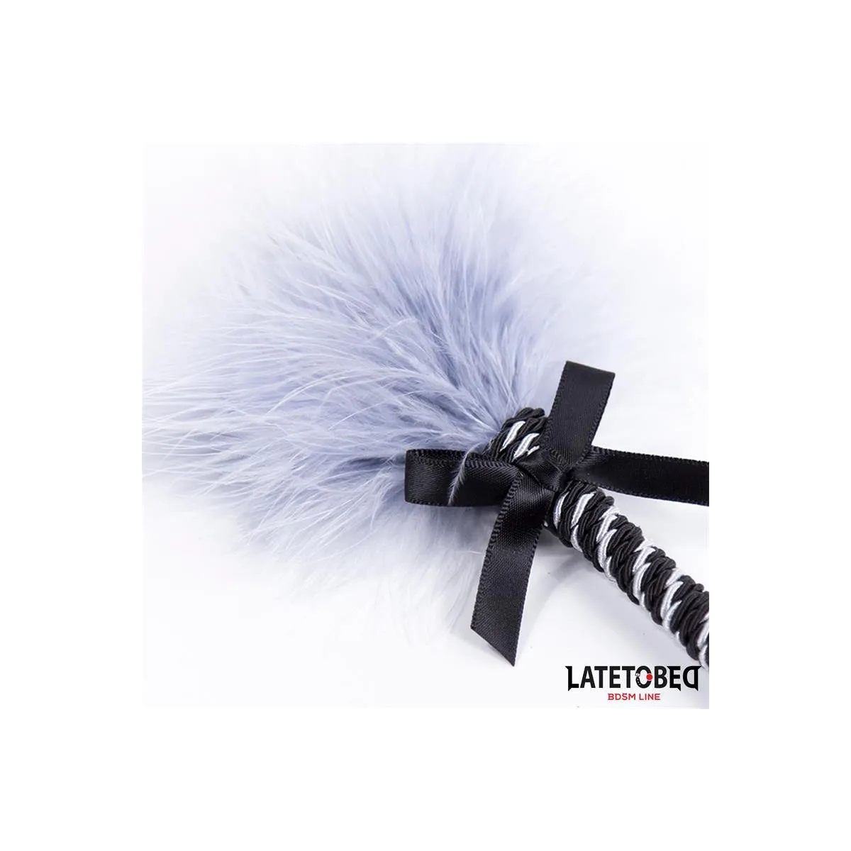 Feder-Kitzler mit Schleife 25 cm von Latetobed BDSM Line | Fesselliebe.de