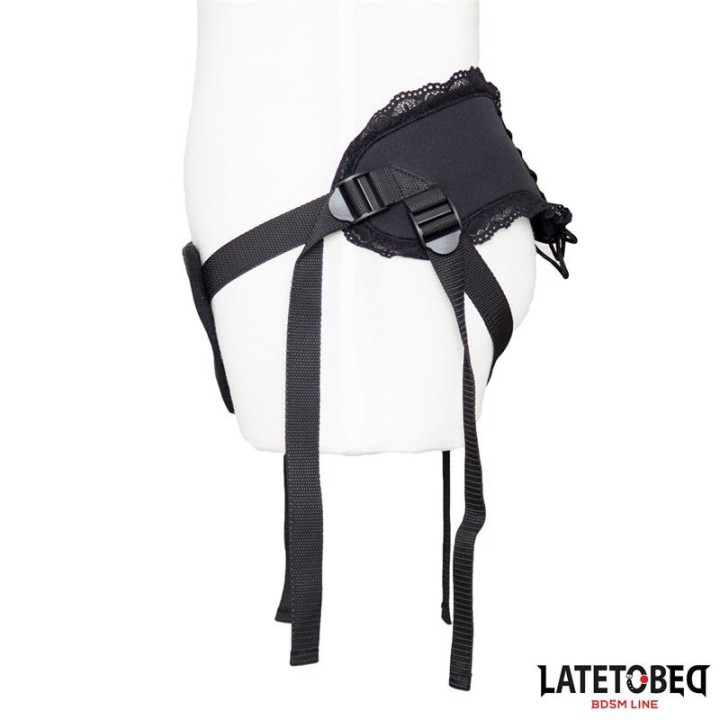 Spitzenrand-Umschnall-Dildo mit Silikonring von Latetobed BDSM Line | Fesselliebe.de