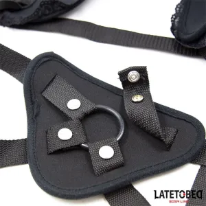 Spitzenrand-Umschnall-Dildo mit Silikonring von Latetobed BDSM Line