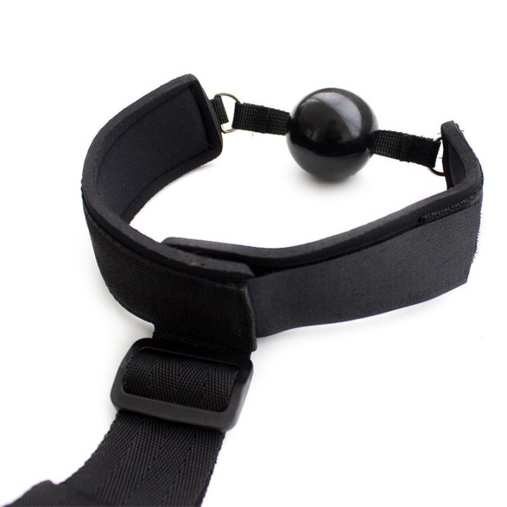 Knebelball mit Handschellen, Schwarz von Latetobed BDSM Line | Fesselliebe.de