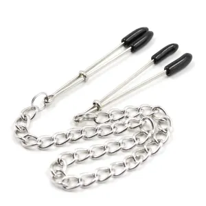 Nippelklemmen mit Kette aus Metall von Latetobed BDSM Line | Fesselliebe.de