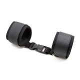 Neopren-Handschellen mit Klettverschluss Schwarz von Latetobed BDSM Line | Fesselliebe.de