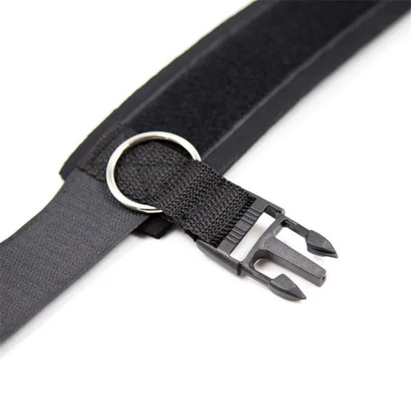 Neopren-Handschellen mit Klettverschluss Schwarz von Latetobed BDSM Line | Fesselliebe.de