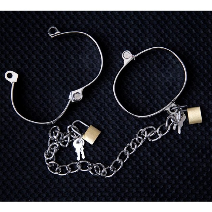 Metall-Fussfesseln für Frauen 8 cm von Latetobed BDSM Line | Fesselliebe.de