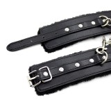 Fussfesseln mit Schwarzer Polsterung Innen, 35 cm, Schwarz von Latetobed BDSM Line | Fesselliebe.de