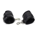Lederhandschellen mit Grossen Ringen, Schwarz von Latetobed BDSM Line