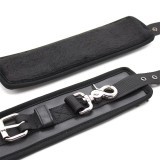 Lederhandschellen mit Grossen Ringen, Schwarz von Latetobed BDSM Line | Fesselliebe.de