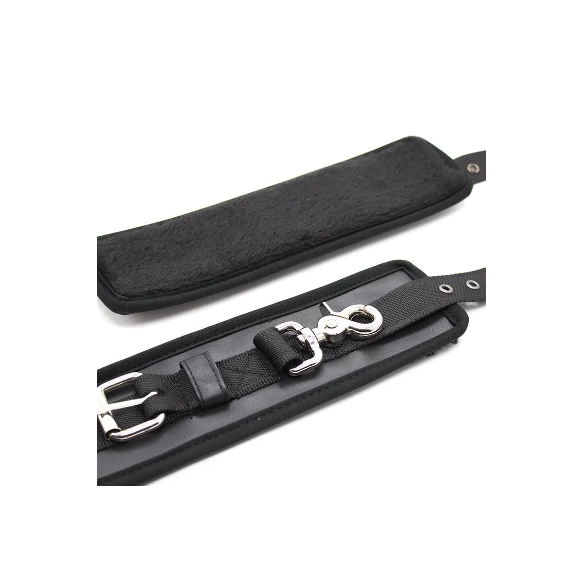 Lederhandschellen mit Grossen Ringen, Schwarz von Latetobed BDSM Line | Fesselliebe.de