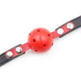 Atmungsaktiver Knebel, Schwarz/Rot von Latetobed BDSM Line | Fesselliebe.de