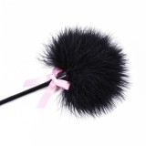 Feder-Kitzler und Paddel 2 In 1 29 cm Schwarz von Latetobed BDSM Line | Fesselliebe.de