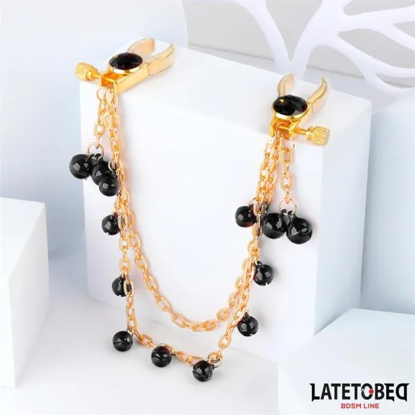 Nippelklemmen mit Kette und Glocken von Latetobed BDSM Line | Fesselliebe.de