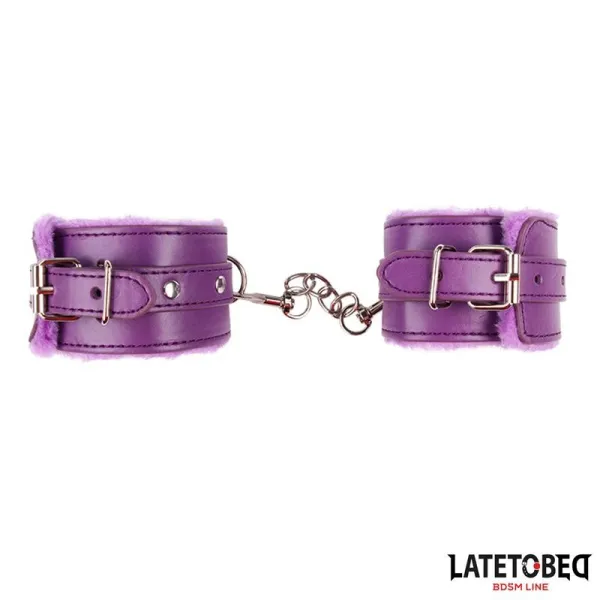 Fell-Handfessel Lila von Latetobed BDSM Line | Fesselliebe.de