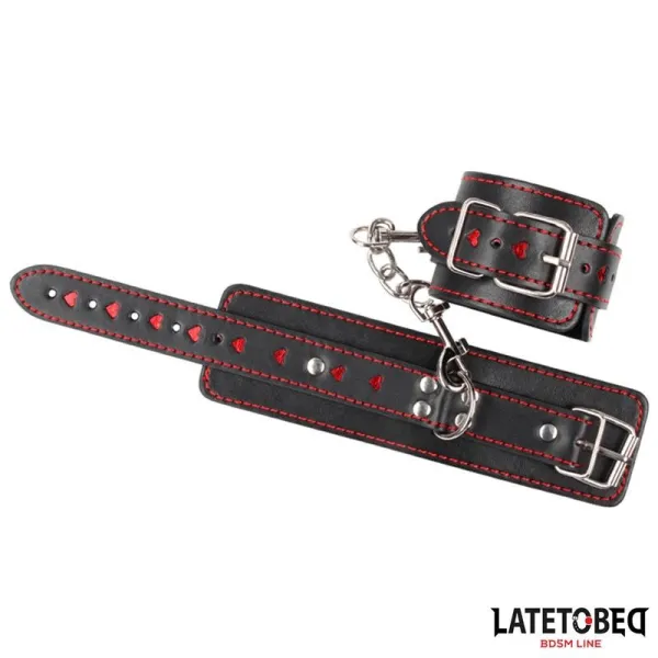 Fussfessel mit Kette und Herzen von Latetobed BDSM Line | Fesselliebe.de