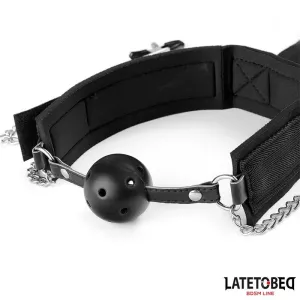Knebelkugel und Fesseln von Latetobed BDSM Line