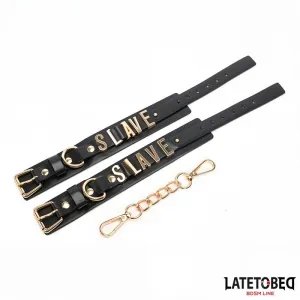 Slave-Fussfesseln mit Goldener Kette von Latetobed BDSM Line