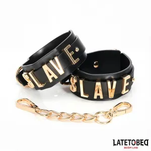 Slave-Fussfesseln mit Goldener Kette von Latetobed BDSM Line