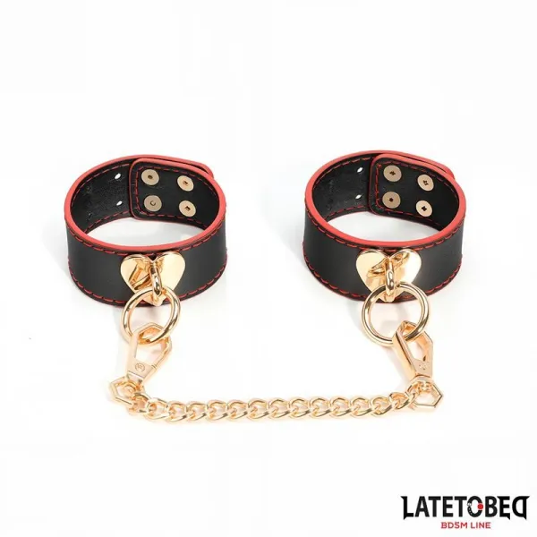 Handfesseln mit Goldener Kette von Latetobed BDSM Line | Fesselliebe.de